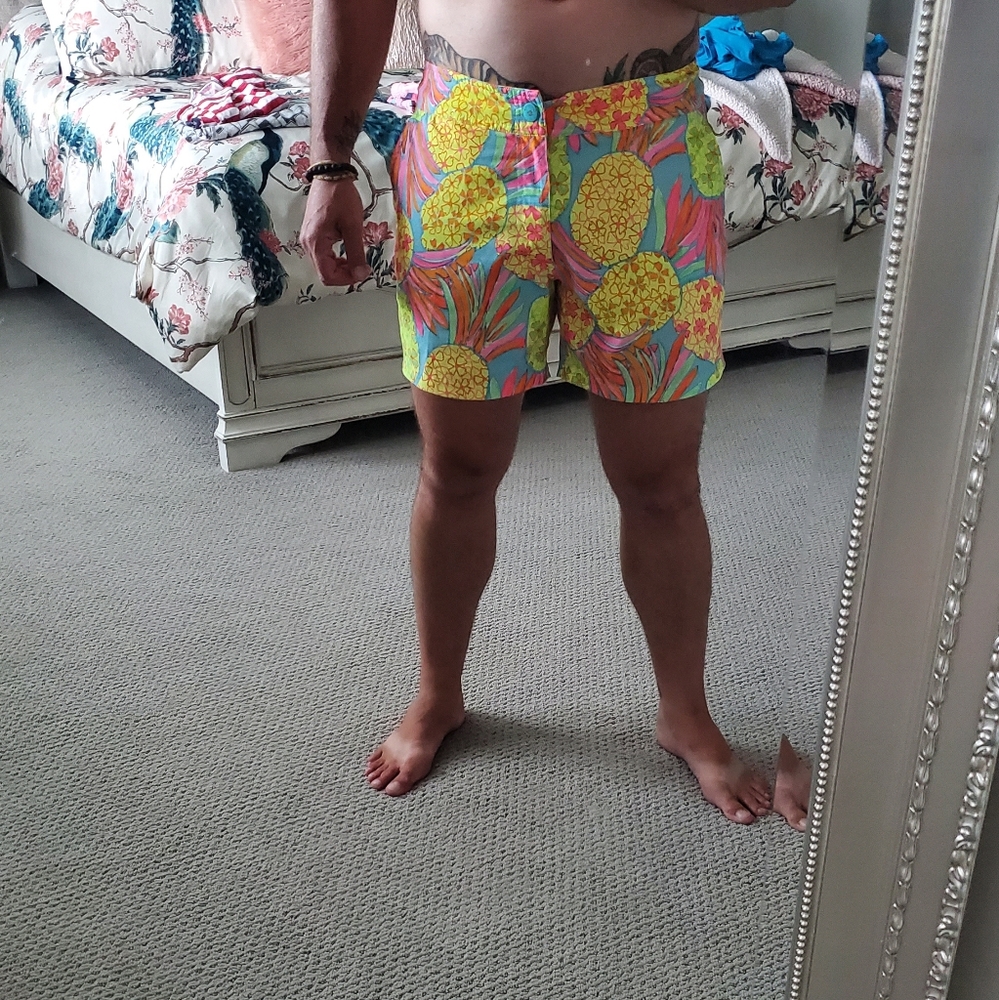 Chubbies, 5.5 inseam, medium, in excellent condition.